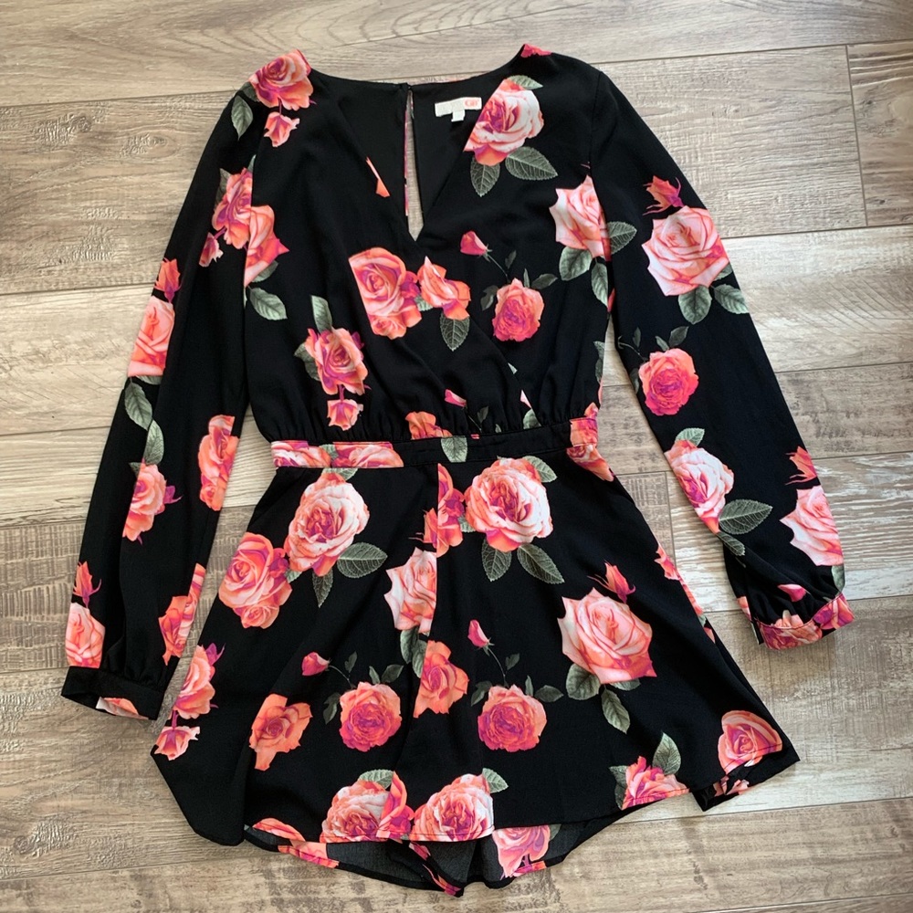 Gianni Bini Long-sleeve floral romper w/ open back